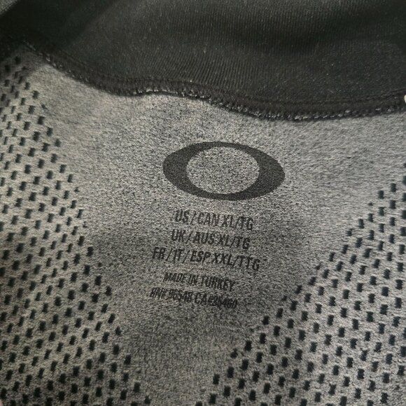 Oakley Mens Glacier Club Black & Gray Long Sleeve Half-Zip Pullover In XL patch - Picture 3 of 8